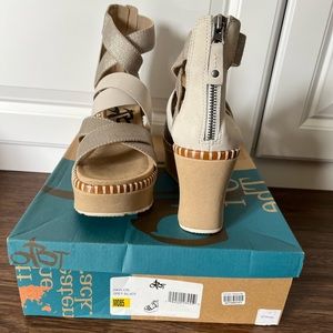 OTBT strapped sandals